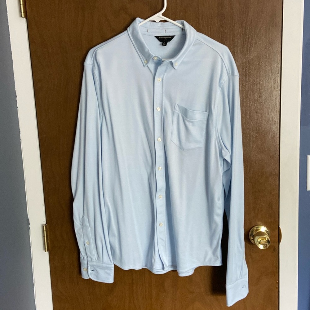 Banana Republic Casual Light Blue Slim Fit Button Down Shirt